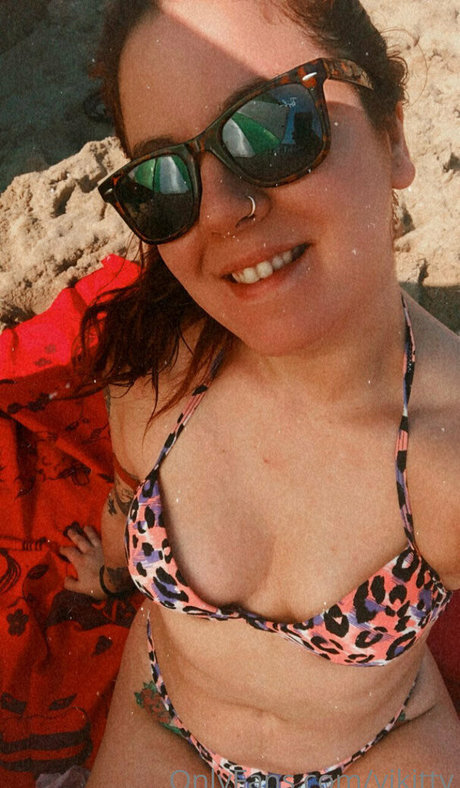 vikitty onlyfans model photo