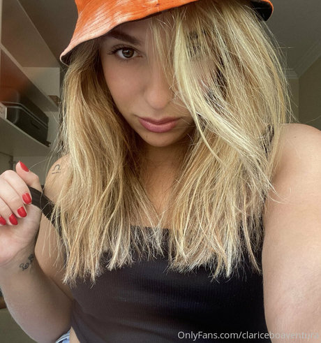 clariceboaventura onlyfans strip tease