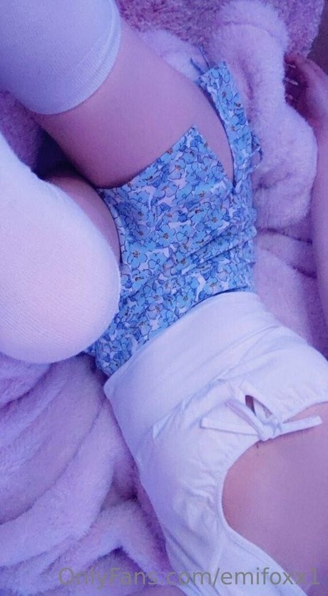 bunnyemiii onlyfans photo