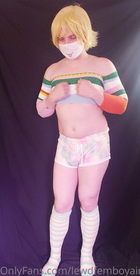 lewdfemboyairhead Profile pic