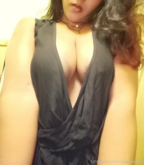 jaanuaunty leaked onlyfans pics