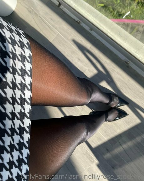 jasminelilyrose stocking naked on onlyfans