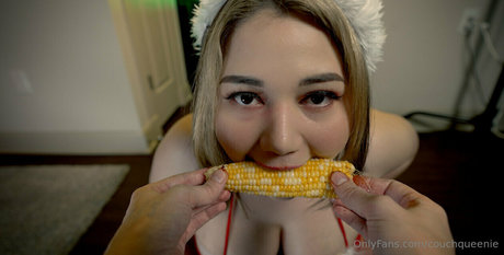 couchqueenie onlyfans leak porn