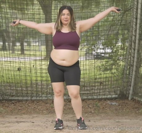 couchqueenie onlyfans star