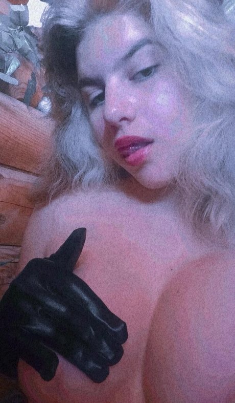 StrangeRabbit onlyfans fotos