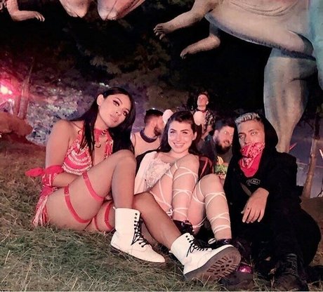 WomenYEG onlyfans creator