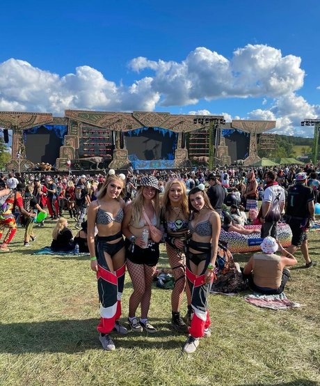 WomenYEG onlyfans sextape leak