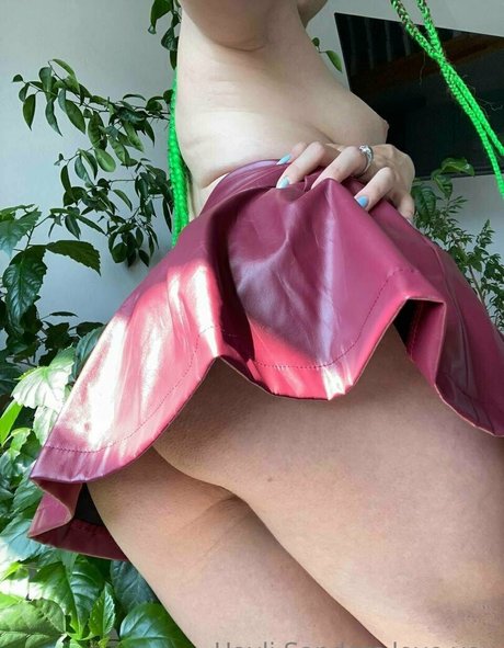 haylisandersfree naked on onlyfans