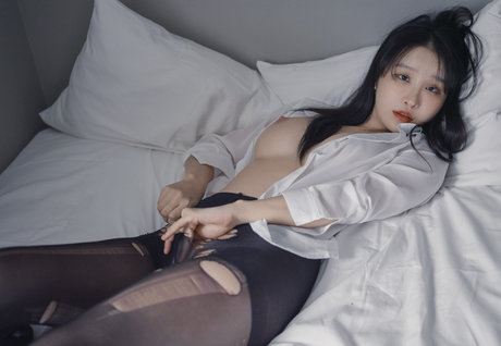 Lee Seol_ onlyfans model