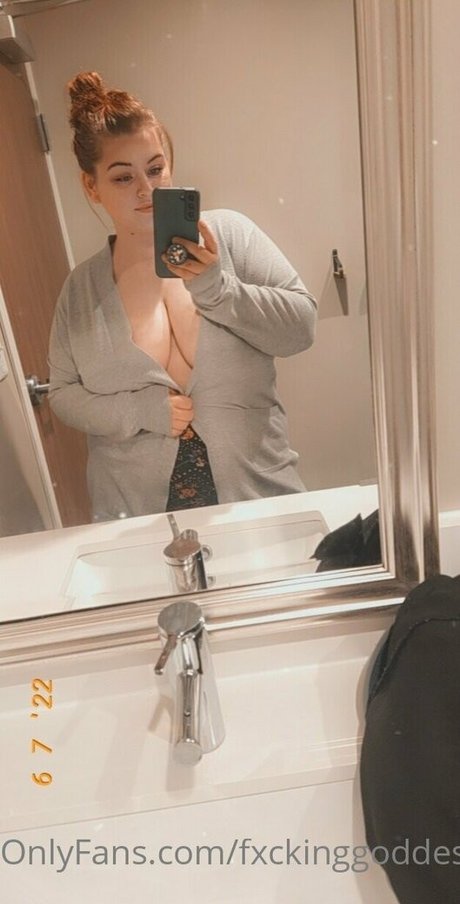 fxckinggoddes onlyfans pics