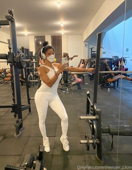 shemale 23cm onlyfans striptease