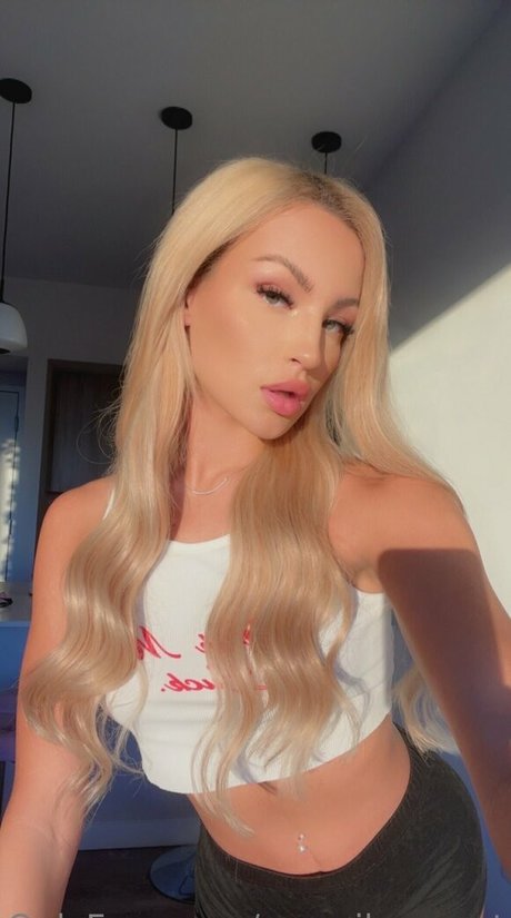 xxxmilamonet onlyfans leaked photos