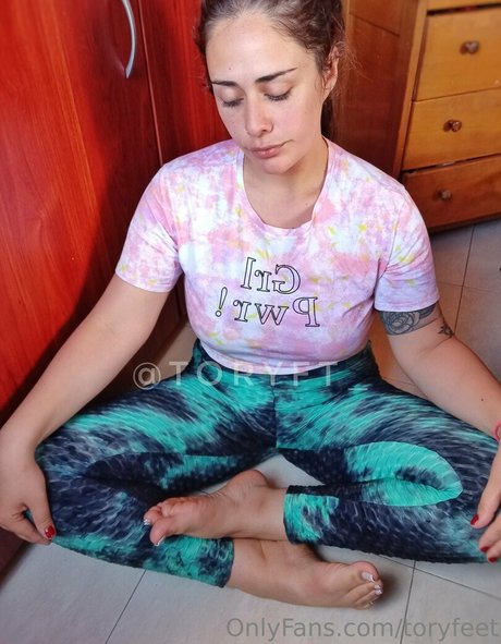toryfeet onlyfans model