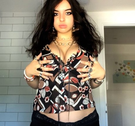 Maddy Adderley onlyfans pics leaked