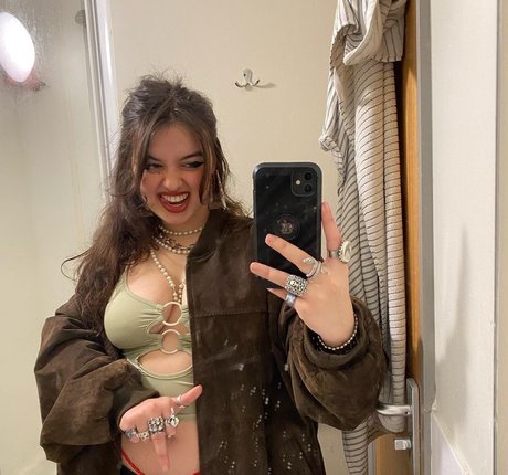 Maddy Adderley onlyfans nide