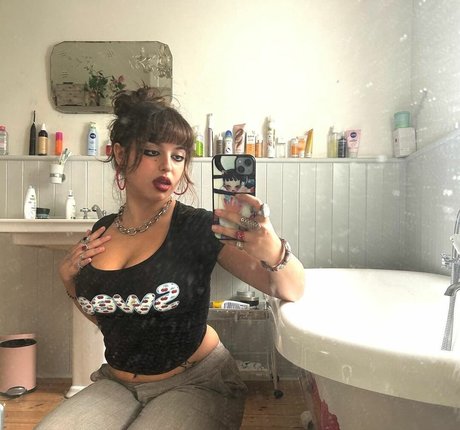 Maddy Adderley onlyfans fotos