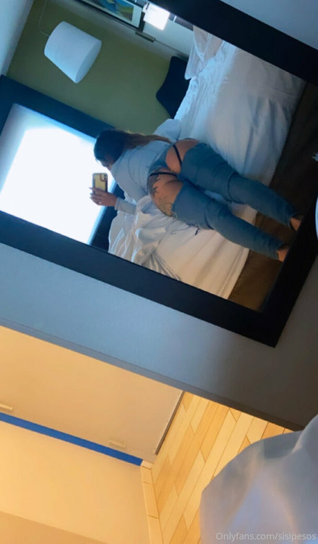 sisipesos onlyfans model