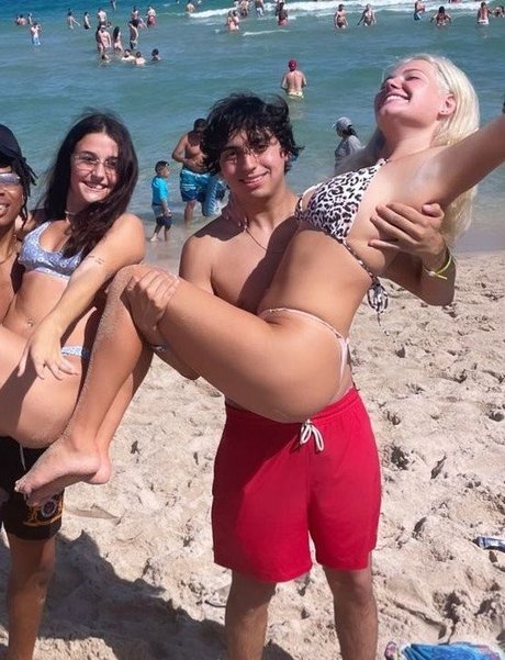 Kyla Deaver onlyfans boobs