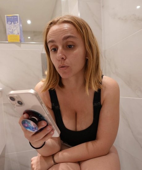 Hannah Witton onlyfans sex tape