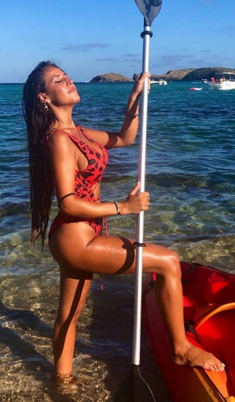 Sara Izquierdo sexy onlyfans