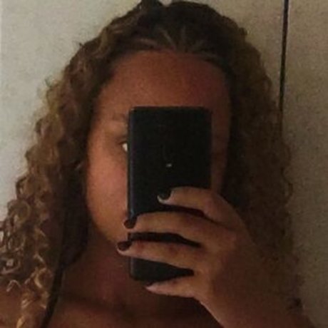 flambs onlyfans striptease