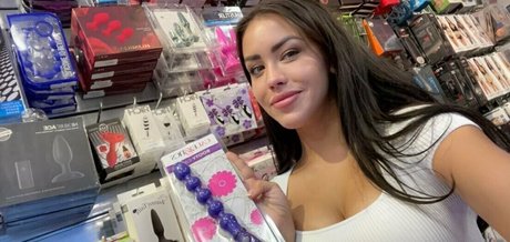 itsalinalopez onlyfans nudes