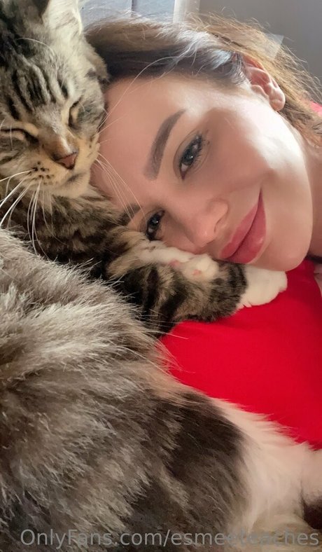 Esmeeteaches strip onlyfans