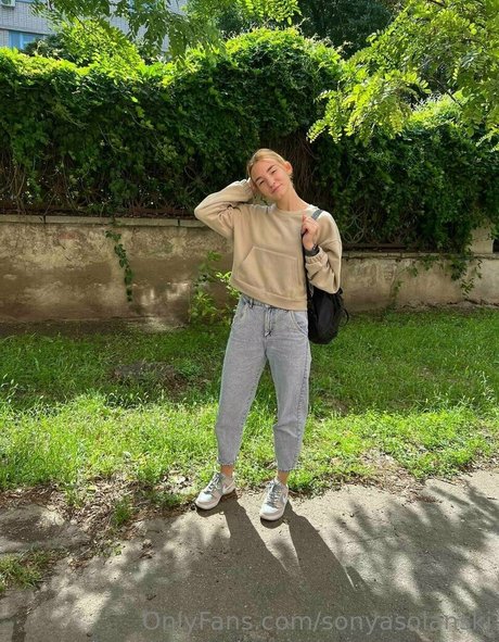 sonyasolanski onlyfans naked leaks