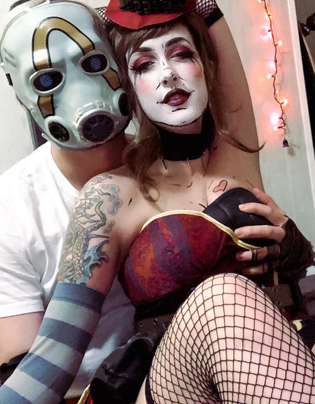 yoemilyreyfree onlyfans public photos