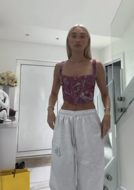 Megan McKenna onlyfans tits