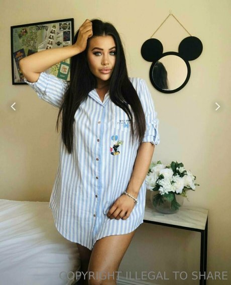 missscarletrose onlyfans boobs