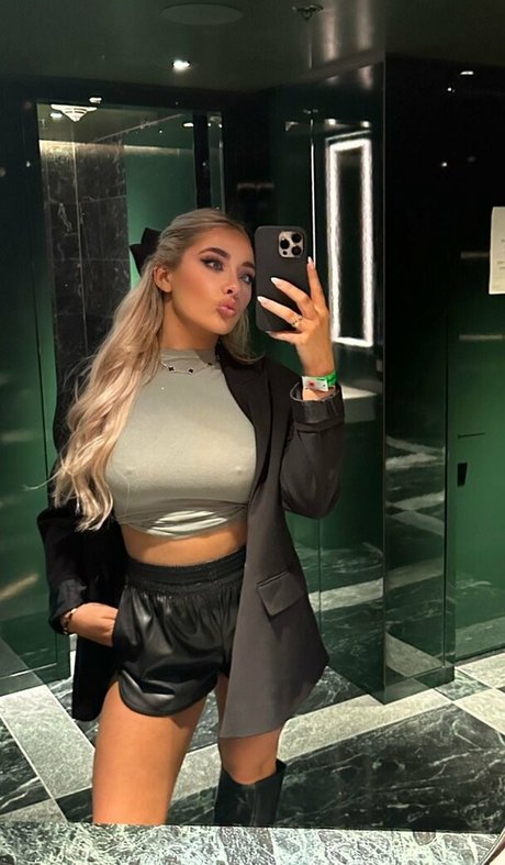 Saffron Barker onlyfans gratis