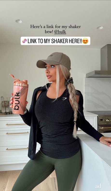 Saffron Barker onlyfans naked leaked