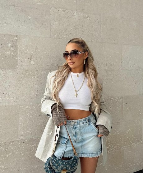 Saffron Barker onlyfans sex leaked