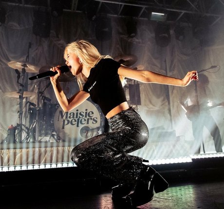 Maisie Peters leaked only fans nudes