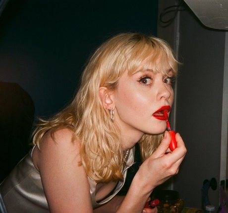 Maisie Peters onlyfans leak porn