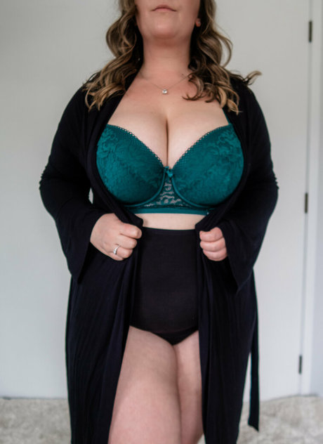 ashleytheteasefree onlyfans free content