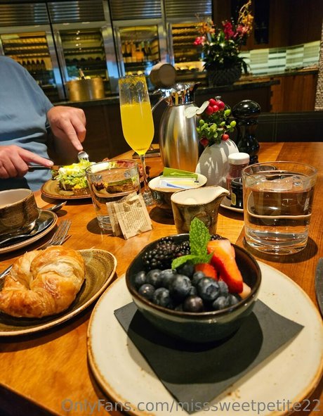 misssweetpetite22 only fans pictures