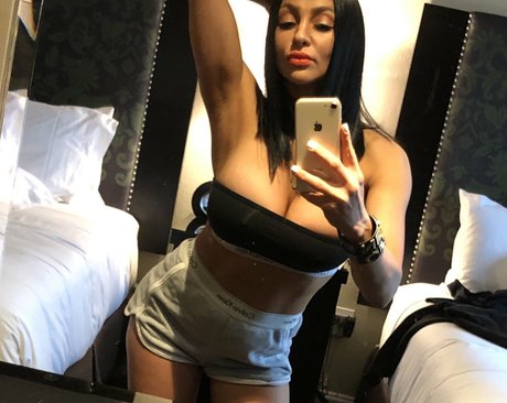 audreybitoni onlyfans tits