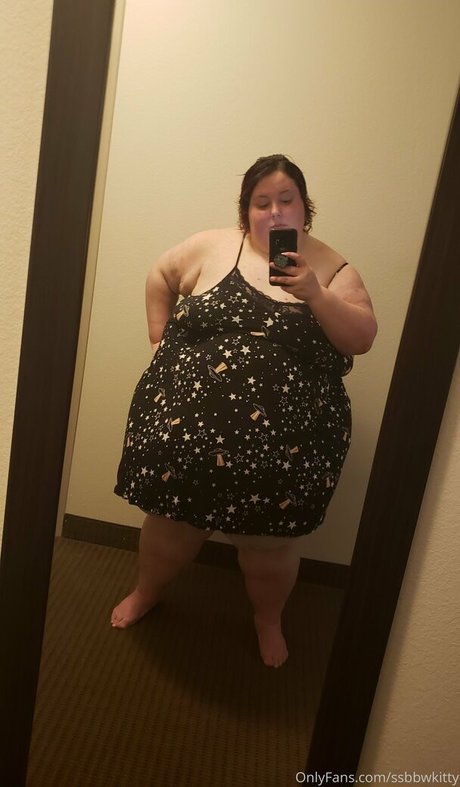 xaphroditerose onlyfans topless