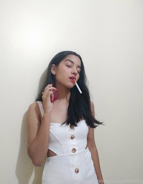 thebeautyofsmoking nude leaked onlyfans