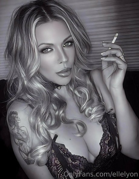 ellelyon sexy onlyfans