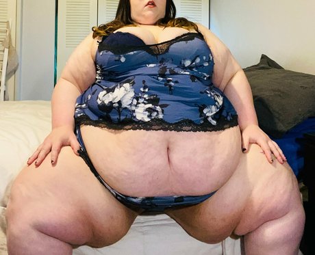 shellybobelly onlyfans nude leaks