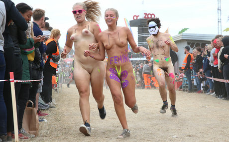 Lily Lowe naked onlyfans