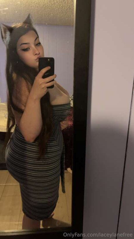 laceylanefree onlyfans striptease