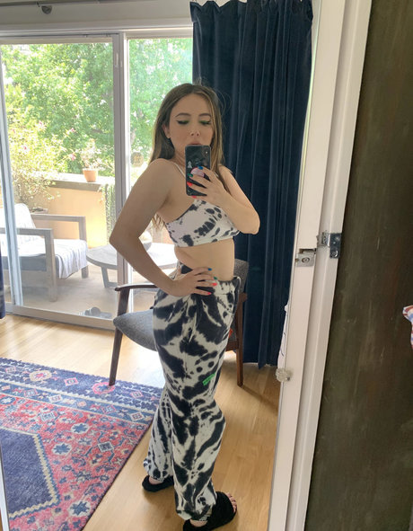 Esther Povitsky naked on onlyfans