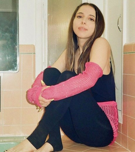 Esther Povitsky onlyfans pics nude