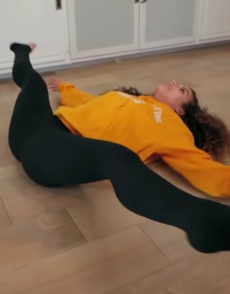 Sofie Dossi onlyfans sex