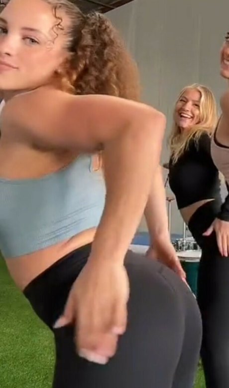 Sofie Dossi leak only fans