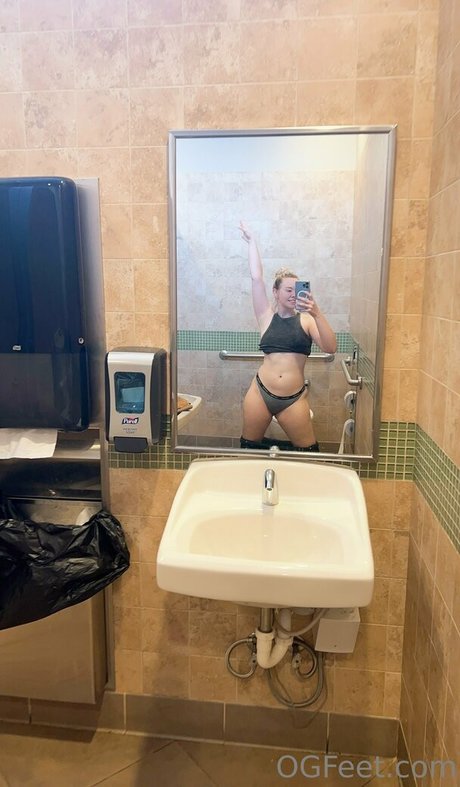 sativaskies only fans leaks